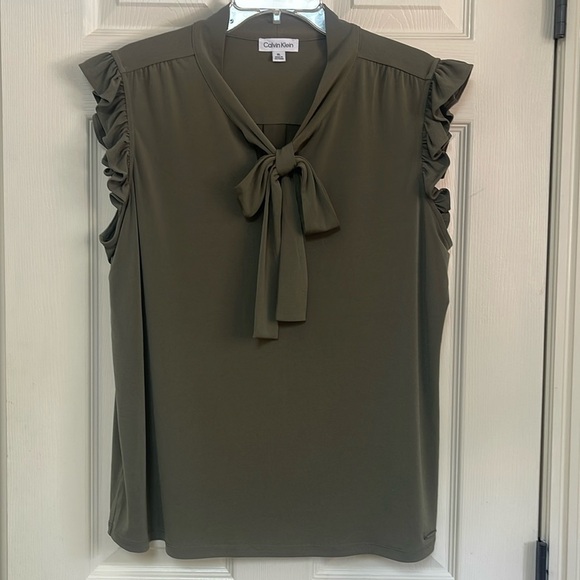 Calvin Klein size XL sleeveless top. Olive green color. Beautiful top - Picture 1 of 10